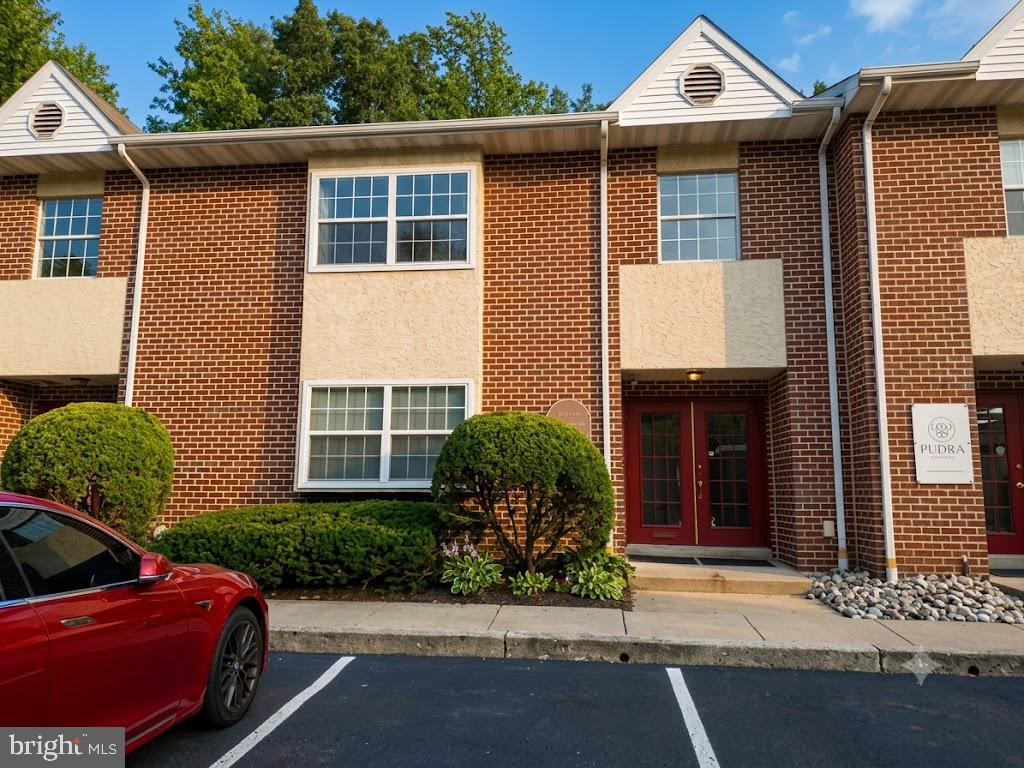 1047 Millcreek — photo