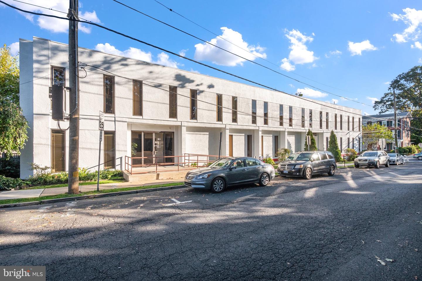 70 W Oakland Ave #112 — photo
