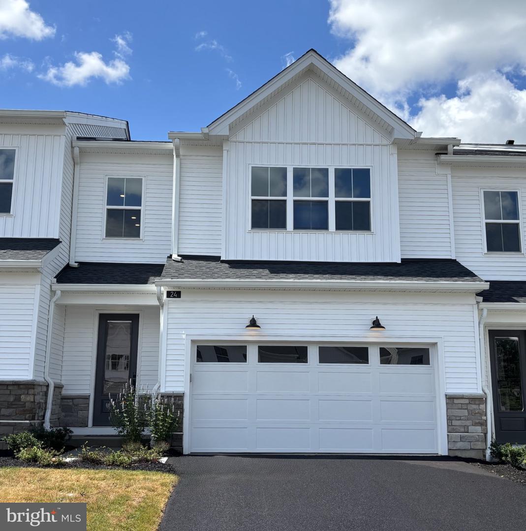 24 Oakwood Ln #50 — photo