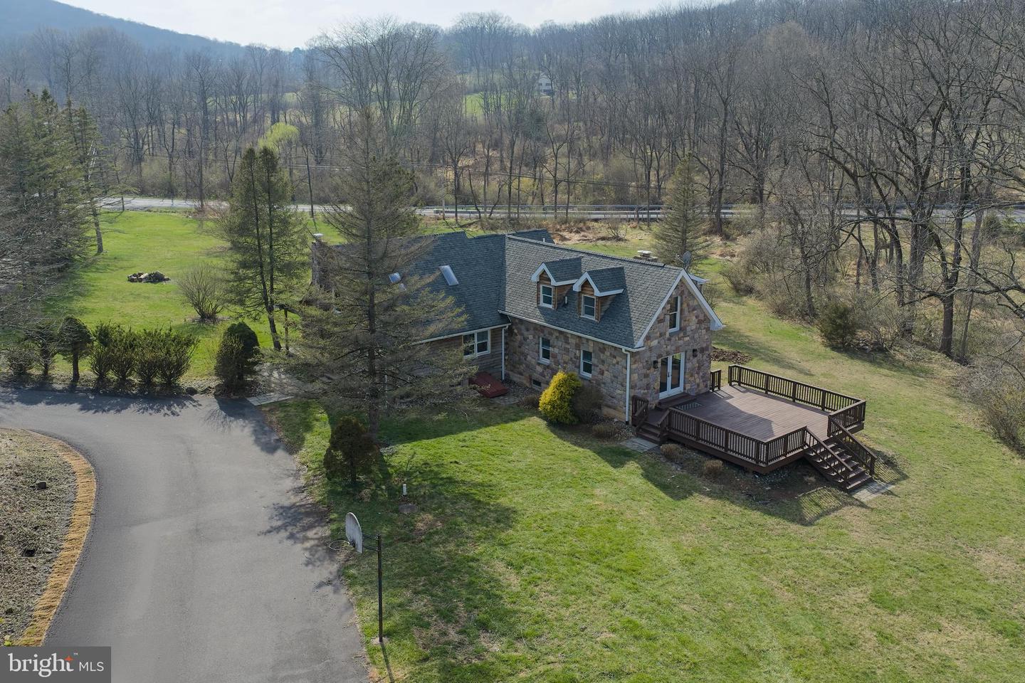 4325 Lehnenberg Road, Riegelsville, PA 18077