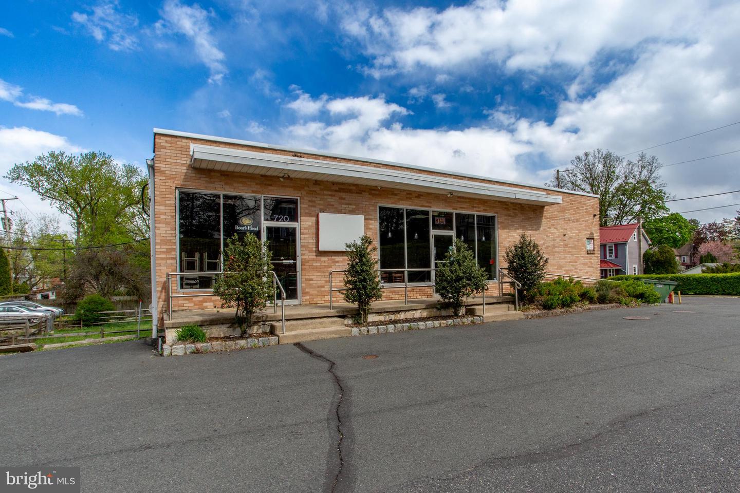 720 Easton Road, Riegelsville, PA 18077