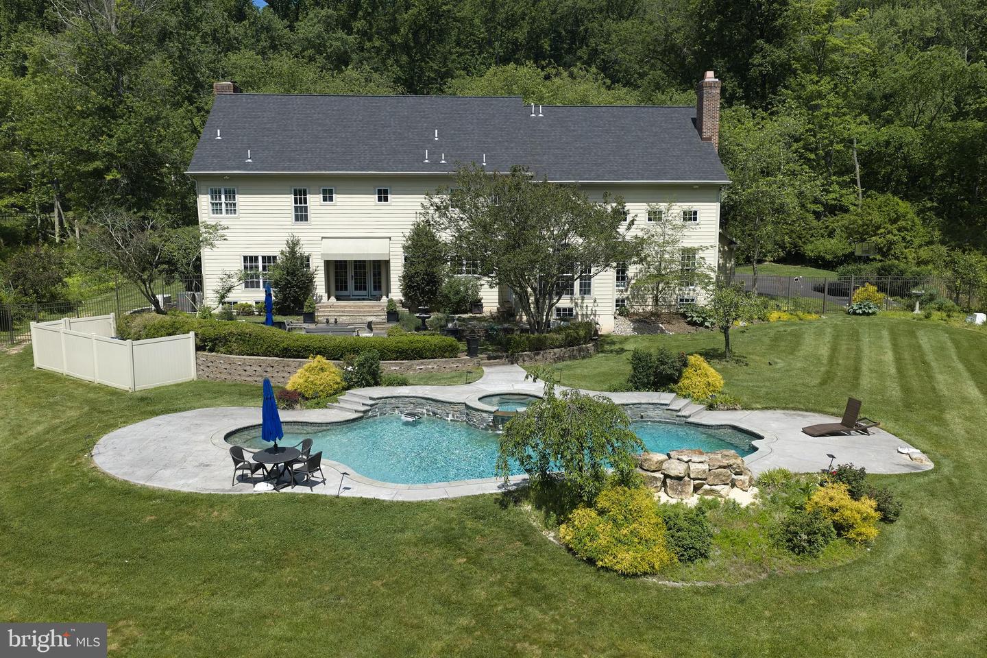 5765 Valley Stream Dr — photo