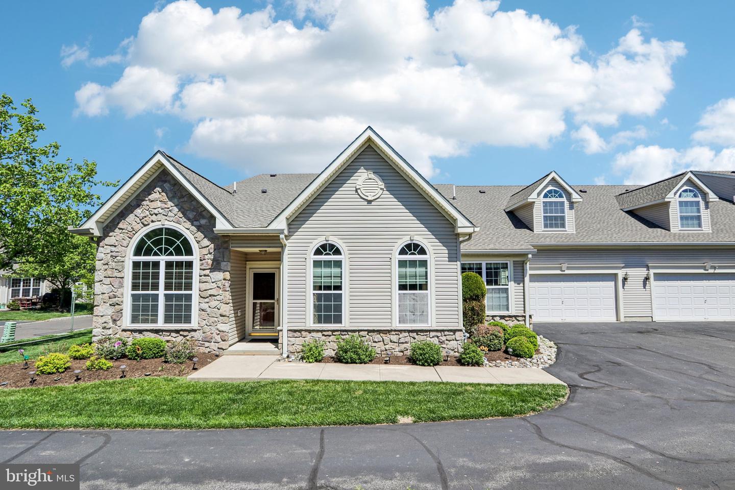 168 Fairway Dr — photo