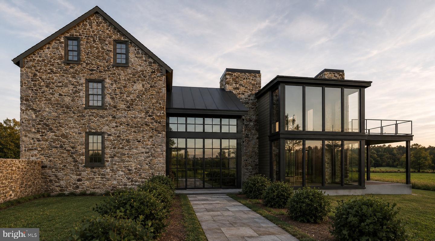 6324 Pidcock Creek Road — photo