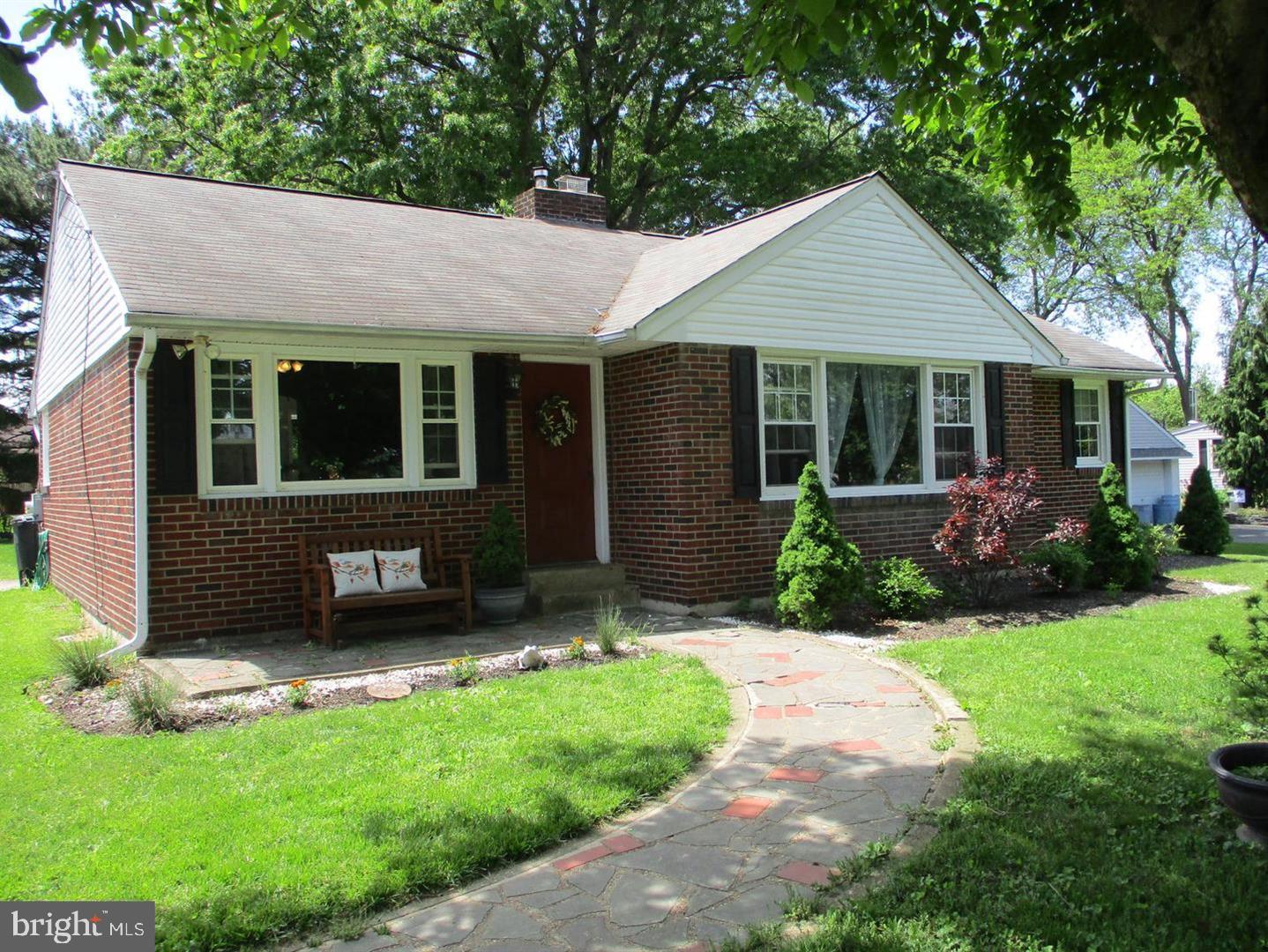52 Paisley Rd — photo