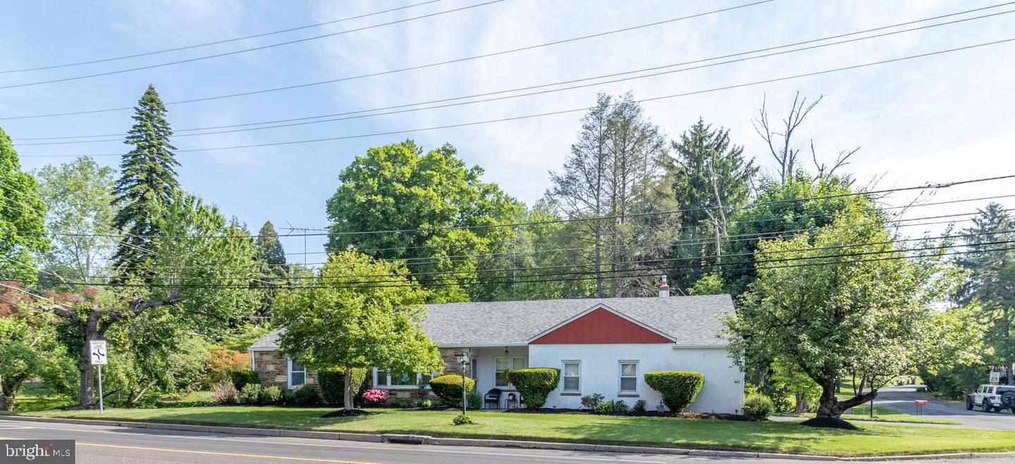 203 W County Line Road, Huntingdon Valley, PA 19006