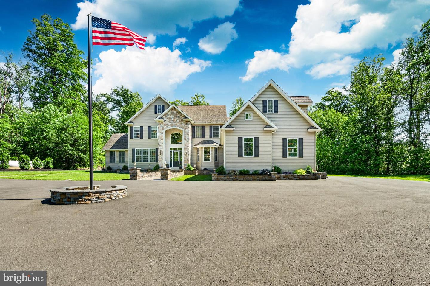675 Rock Hill Rd — photo