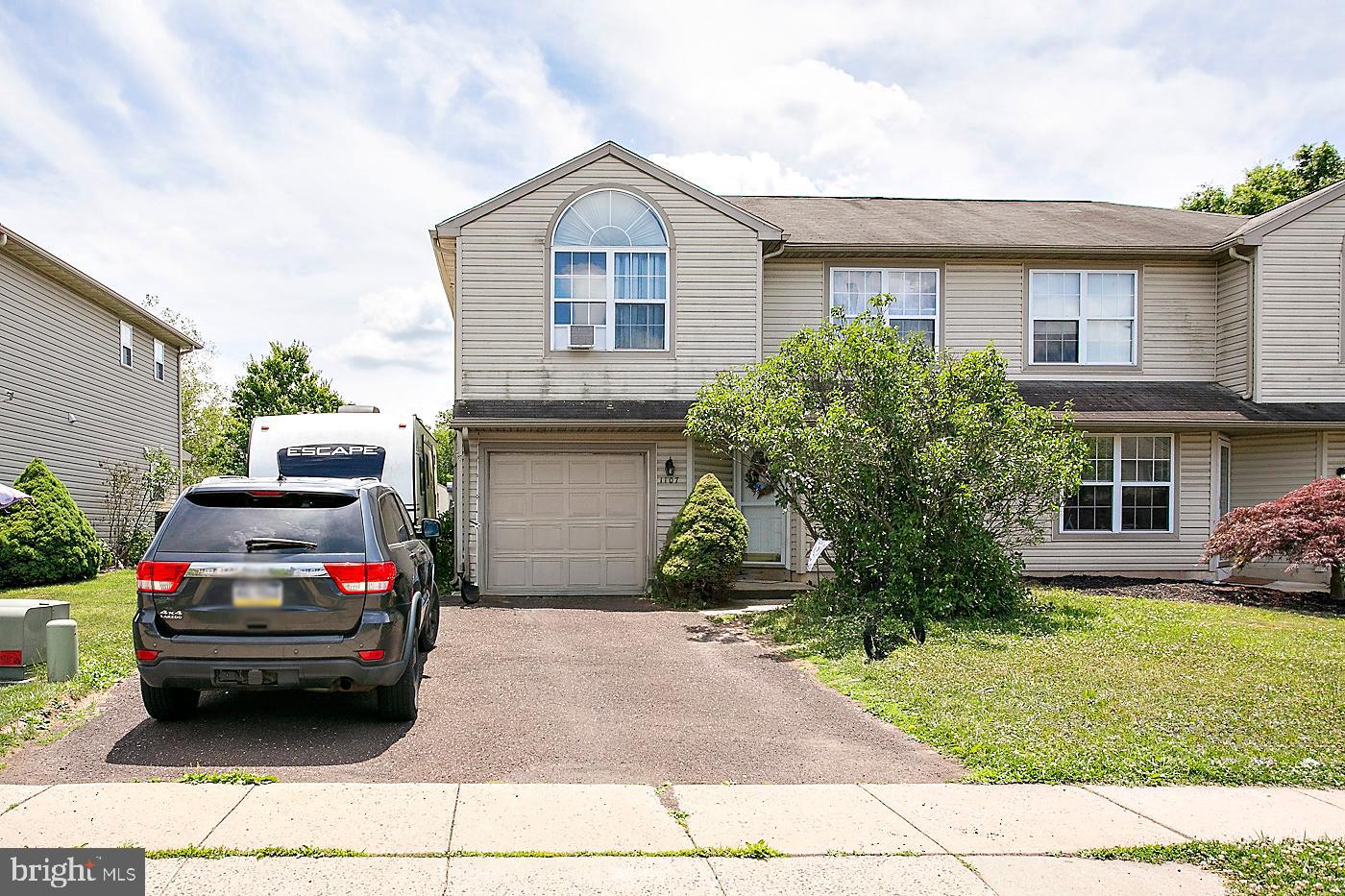1107 School House Ln — photo