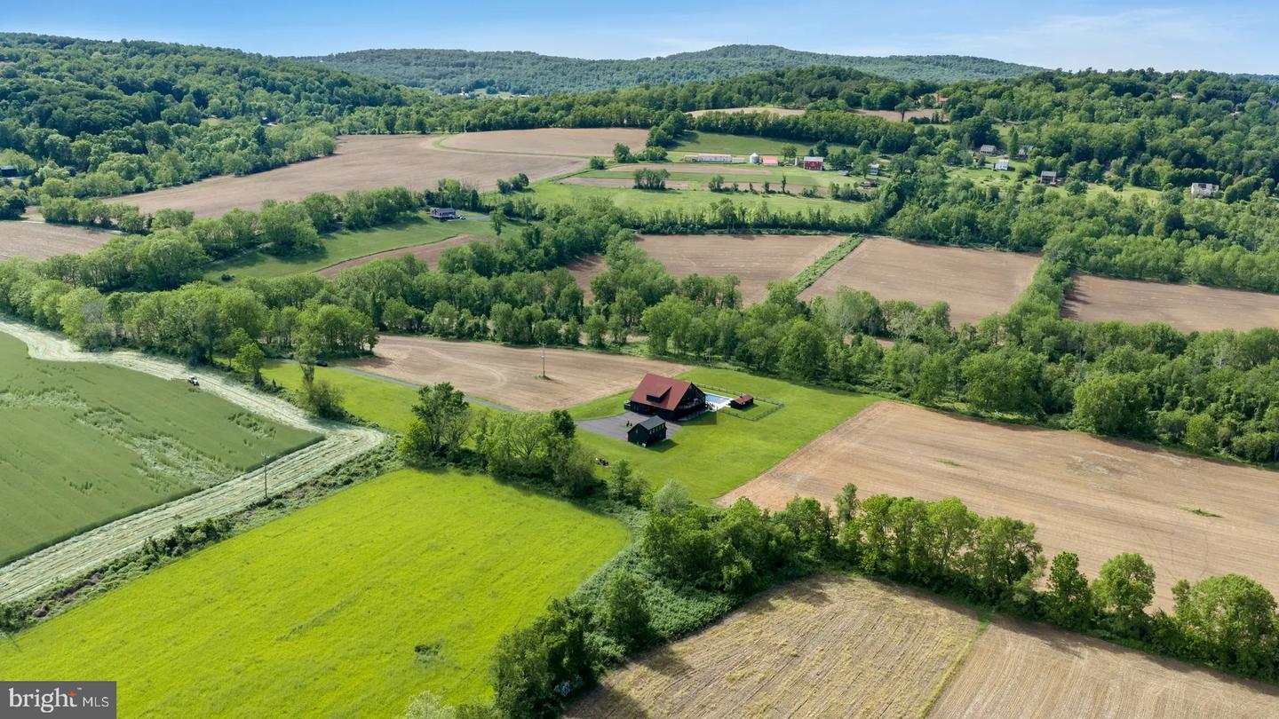 854 SPRING HILL ROAD, RIEGELSVILLE PA 18077 — photo 3