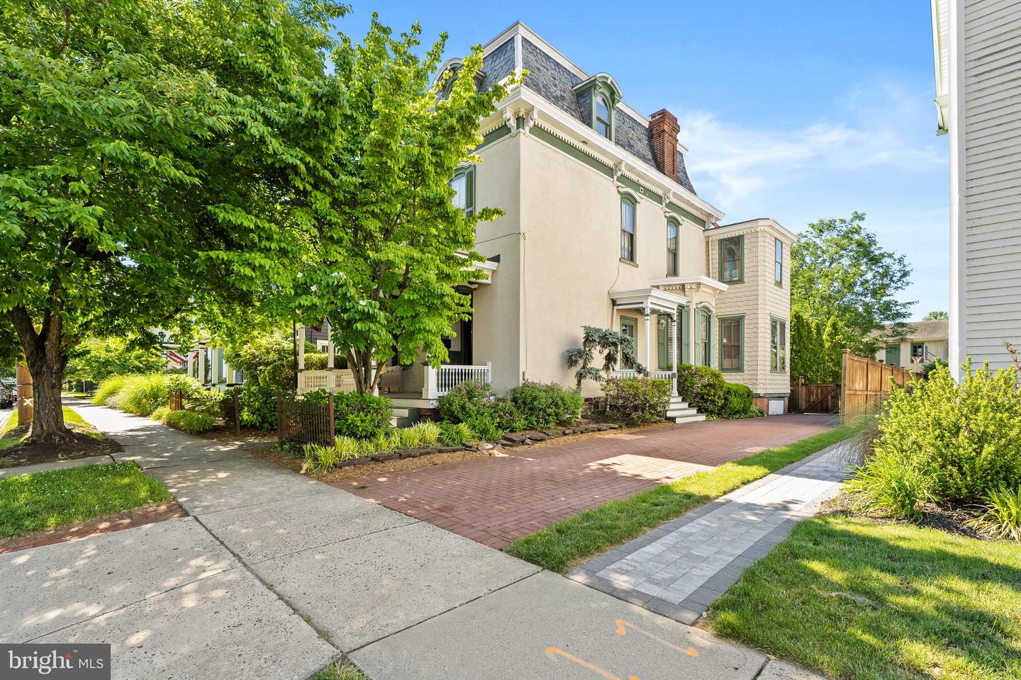 204 E Washington Ave — photo