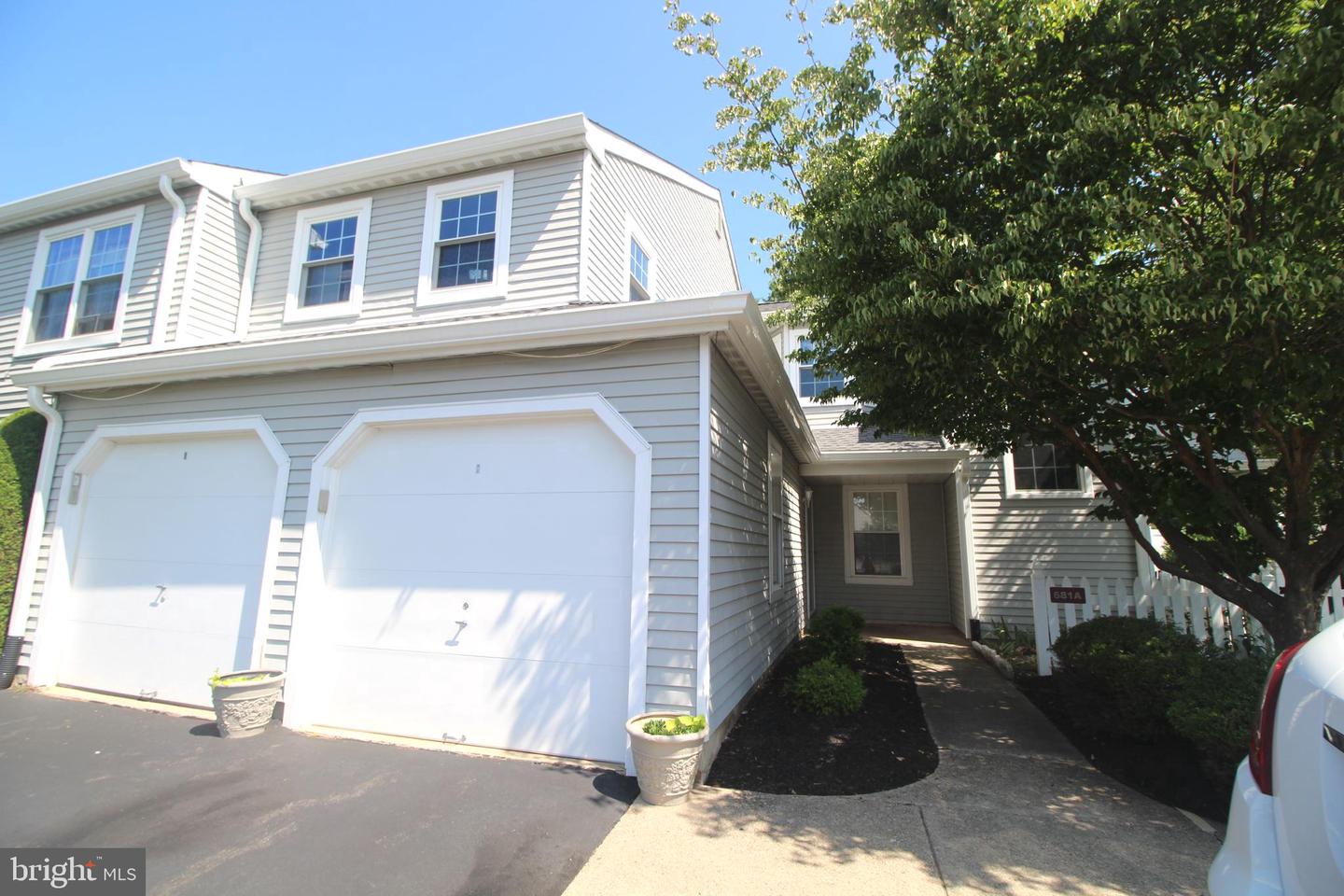 681A Rose Hollow Dr — photo