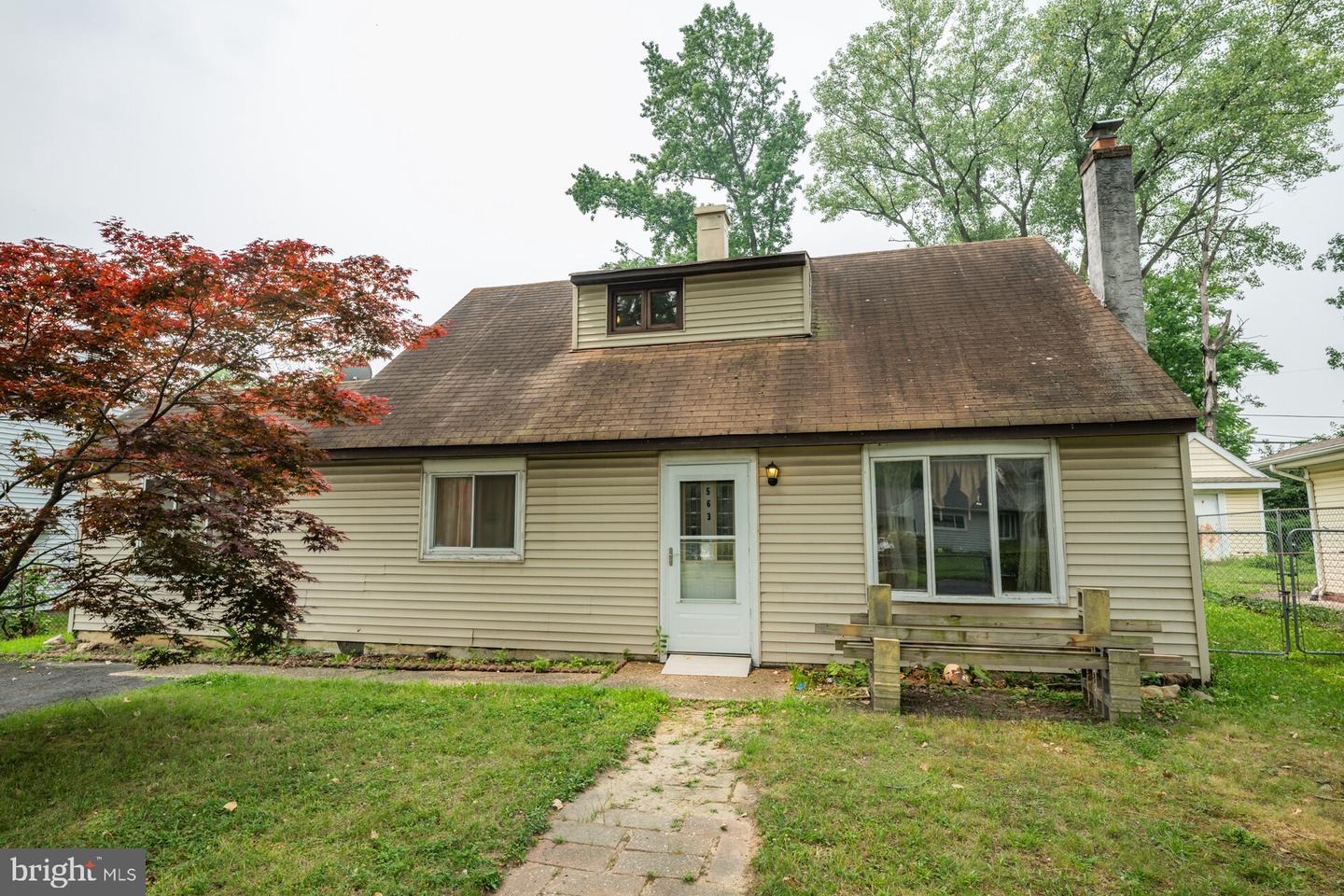 563 Wilk Dr — photo