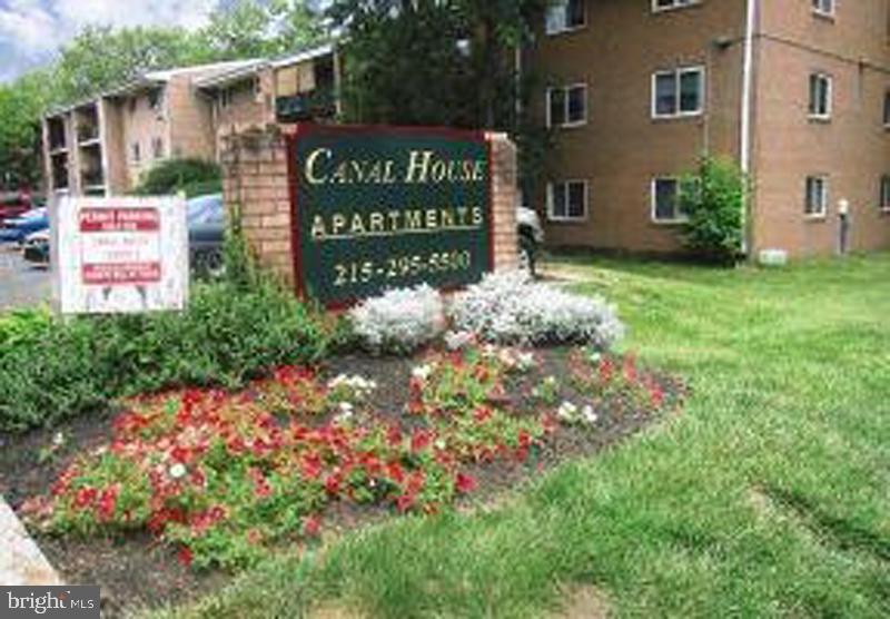 126 E Maple Ave #D27 — photo