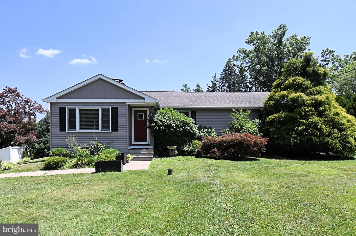 551 Walter Rd — photo