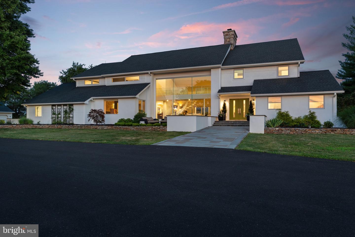 1088 Highland Rd — photo