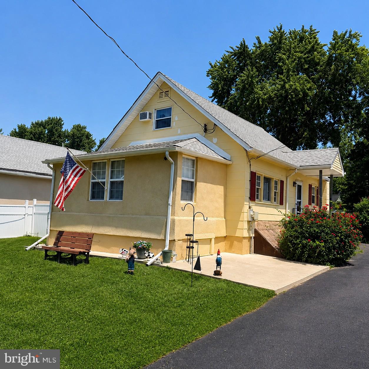1183 Lowell Ave — photo
