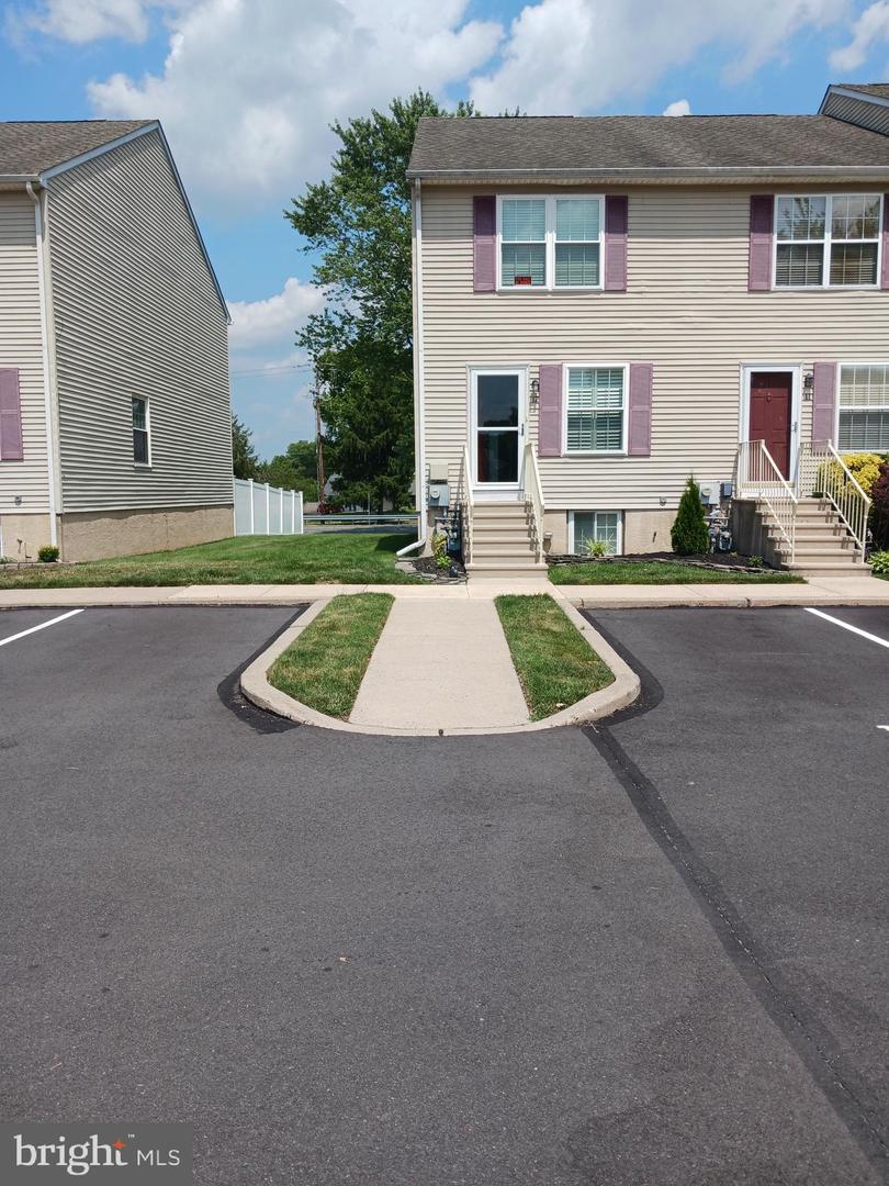 12 Carriage Knoll Ct — photo