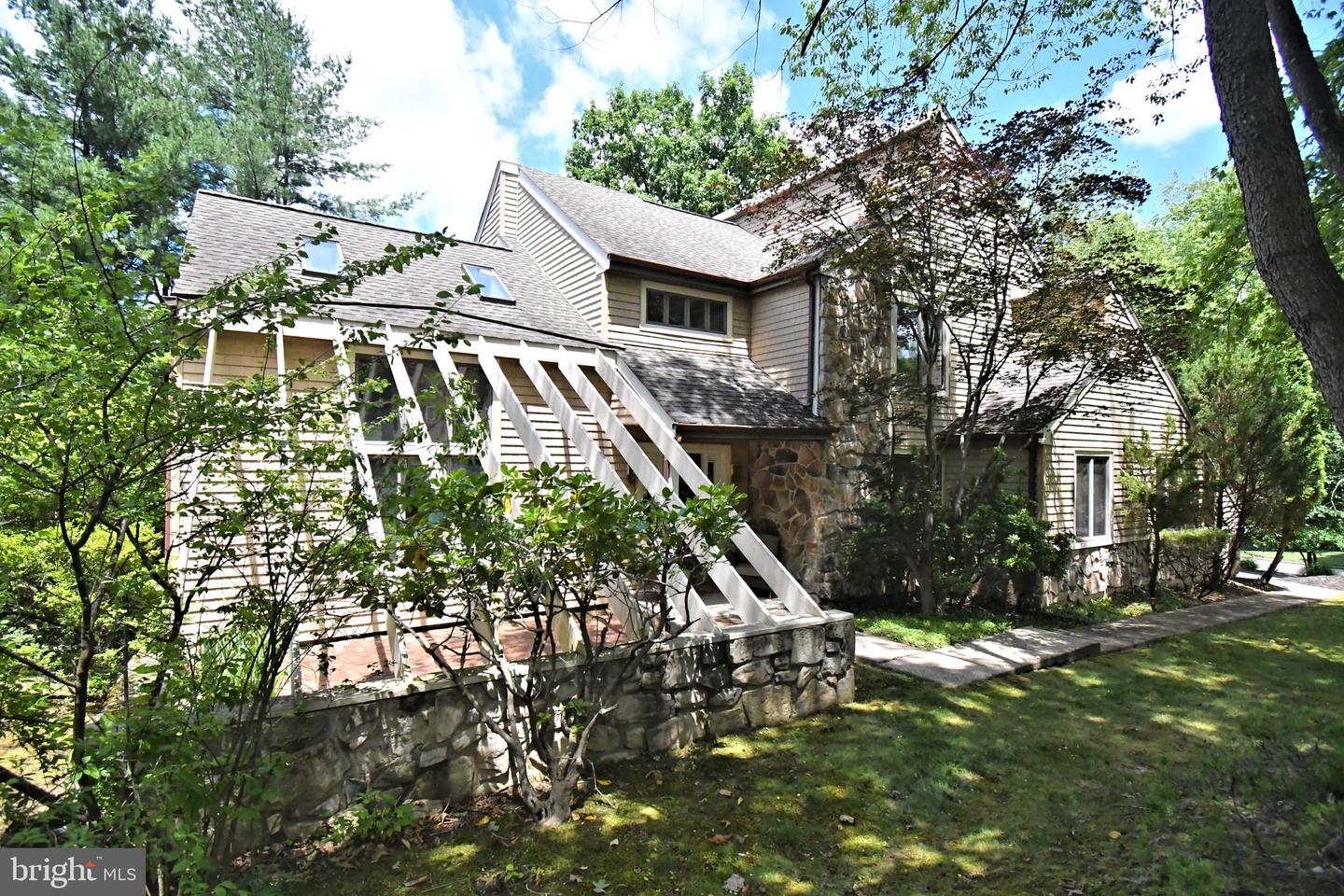 22 Wychwood Ln — photo