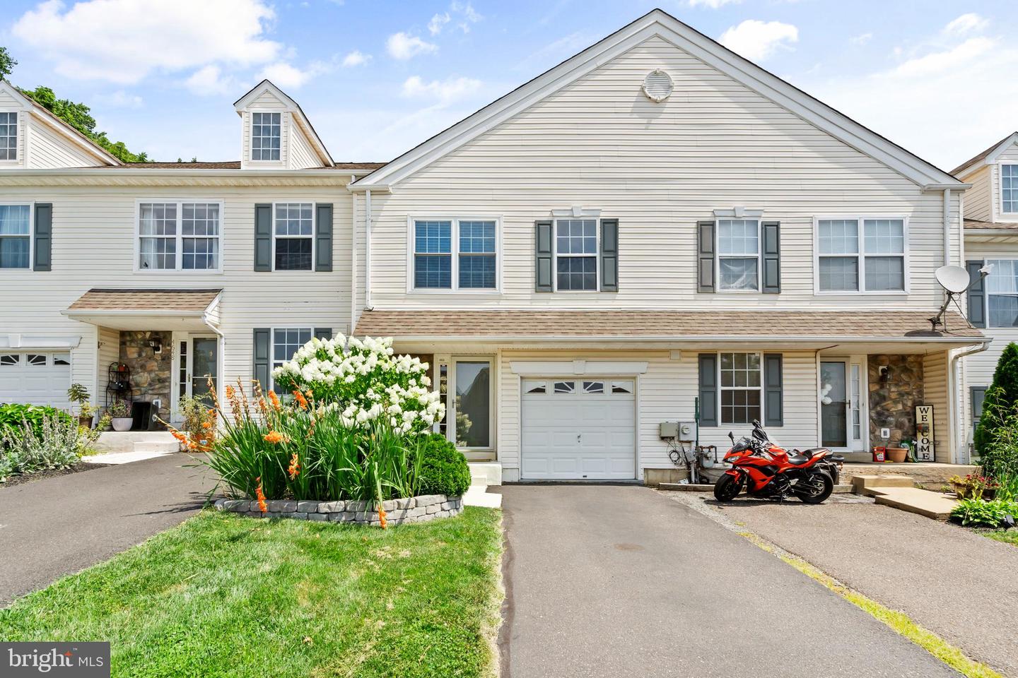 4650 Louise Saint Claire Dr — photo