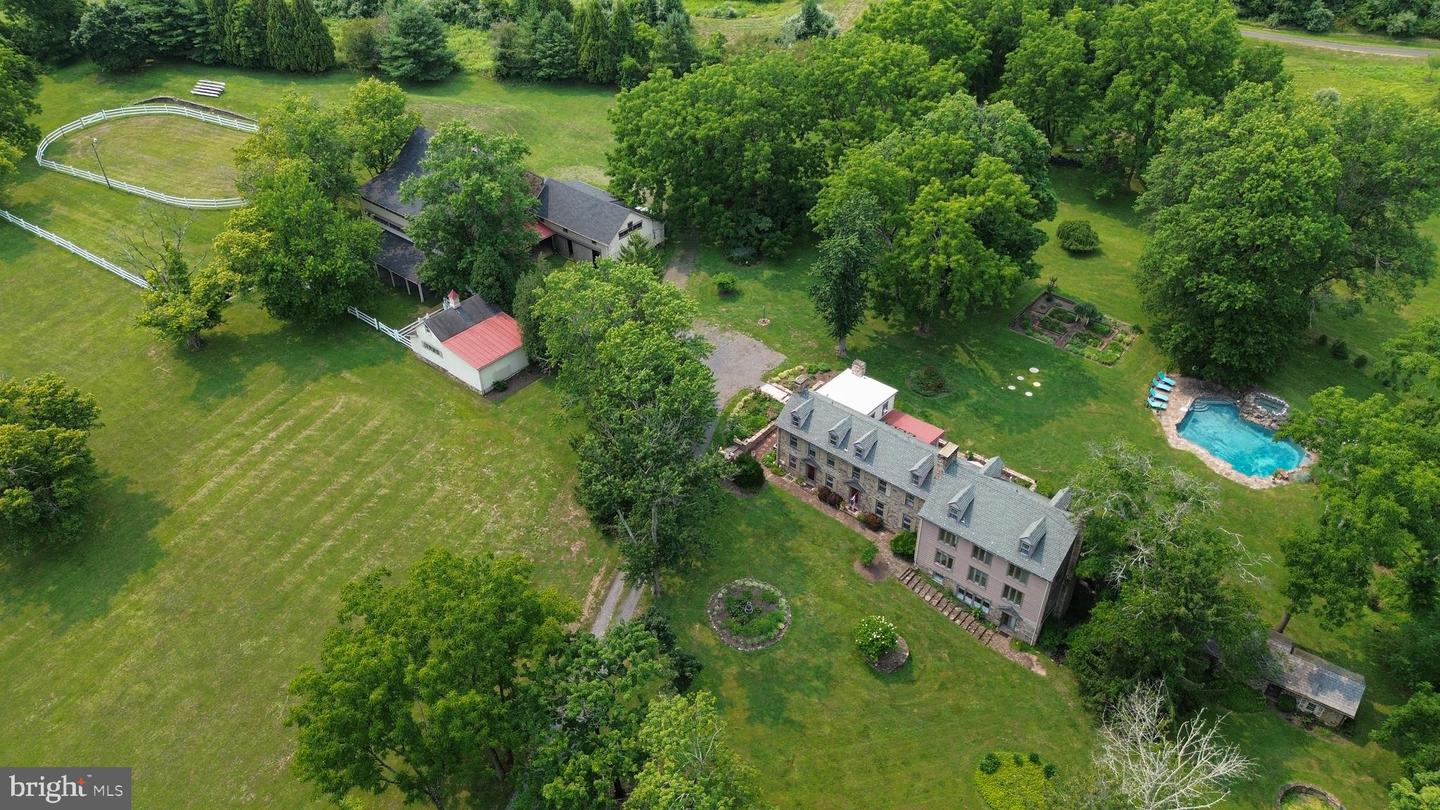 5792 Carversville Rd — photo