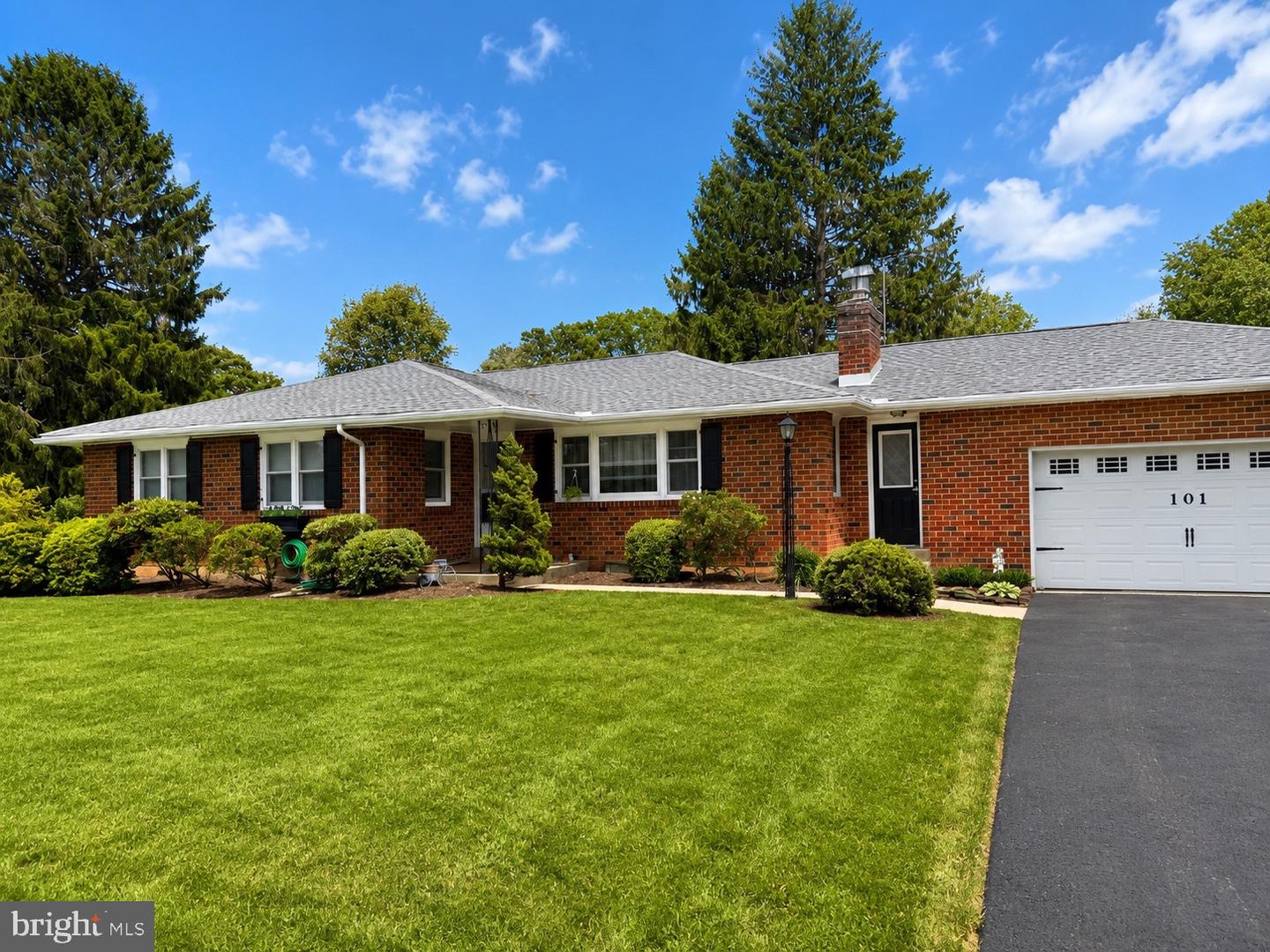 101 Park Dr — photo