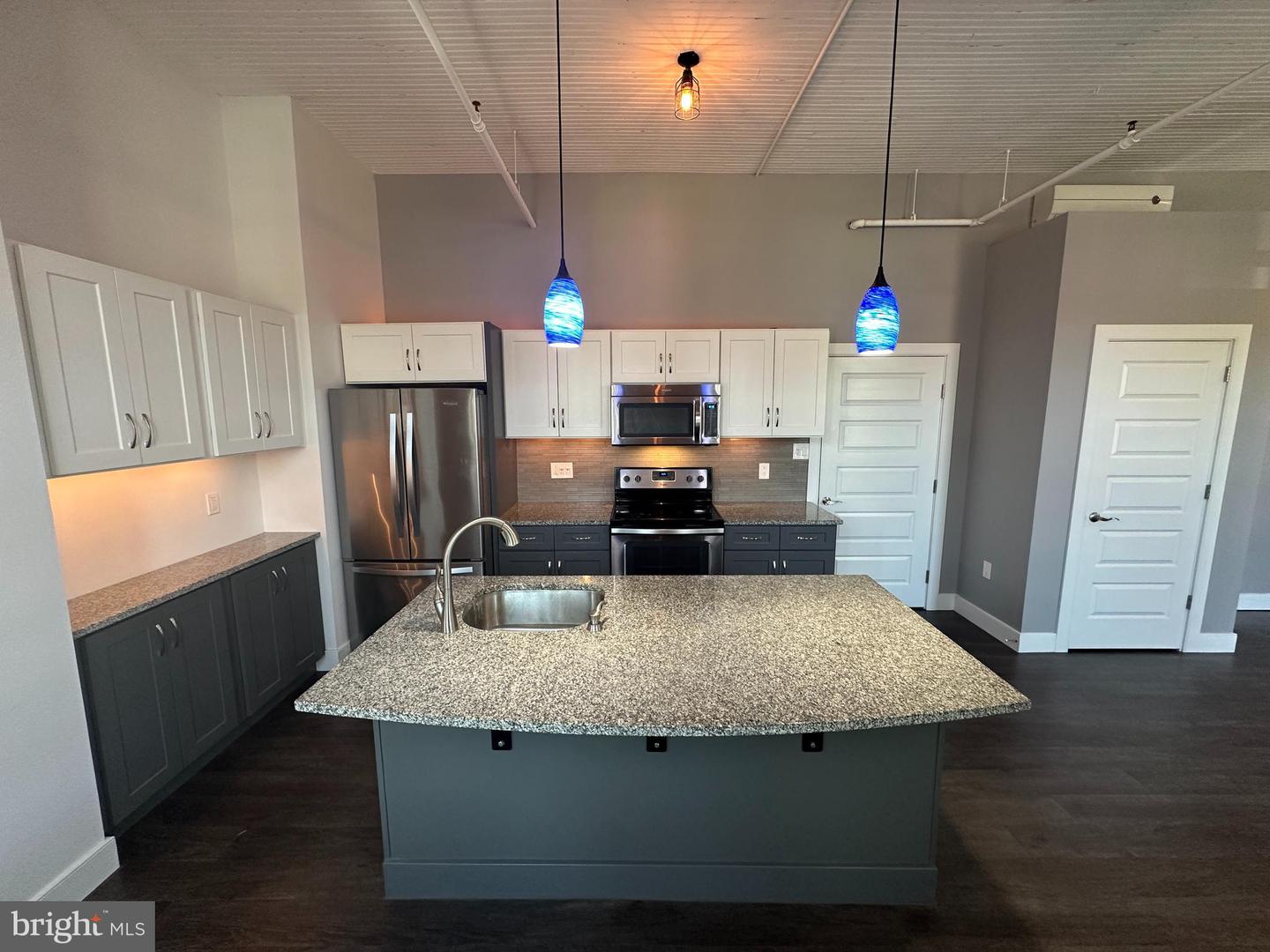820 W Market St #2a — photo