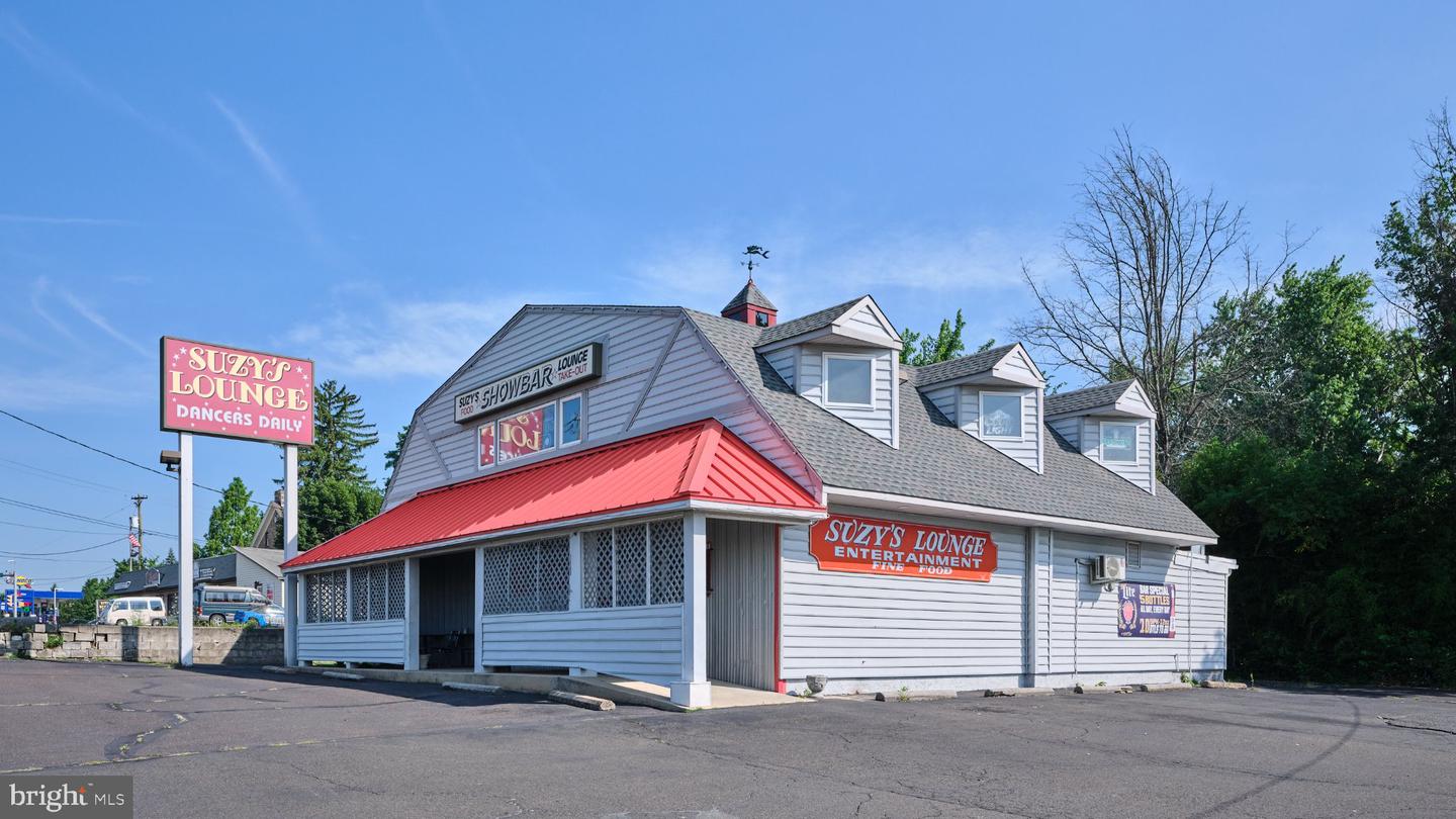 2453 County Line Road, Line Lexington, PA 18932