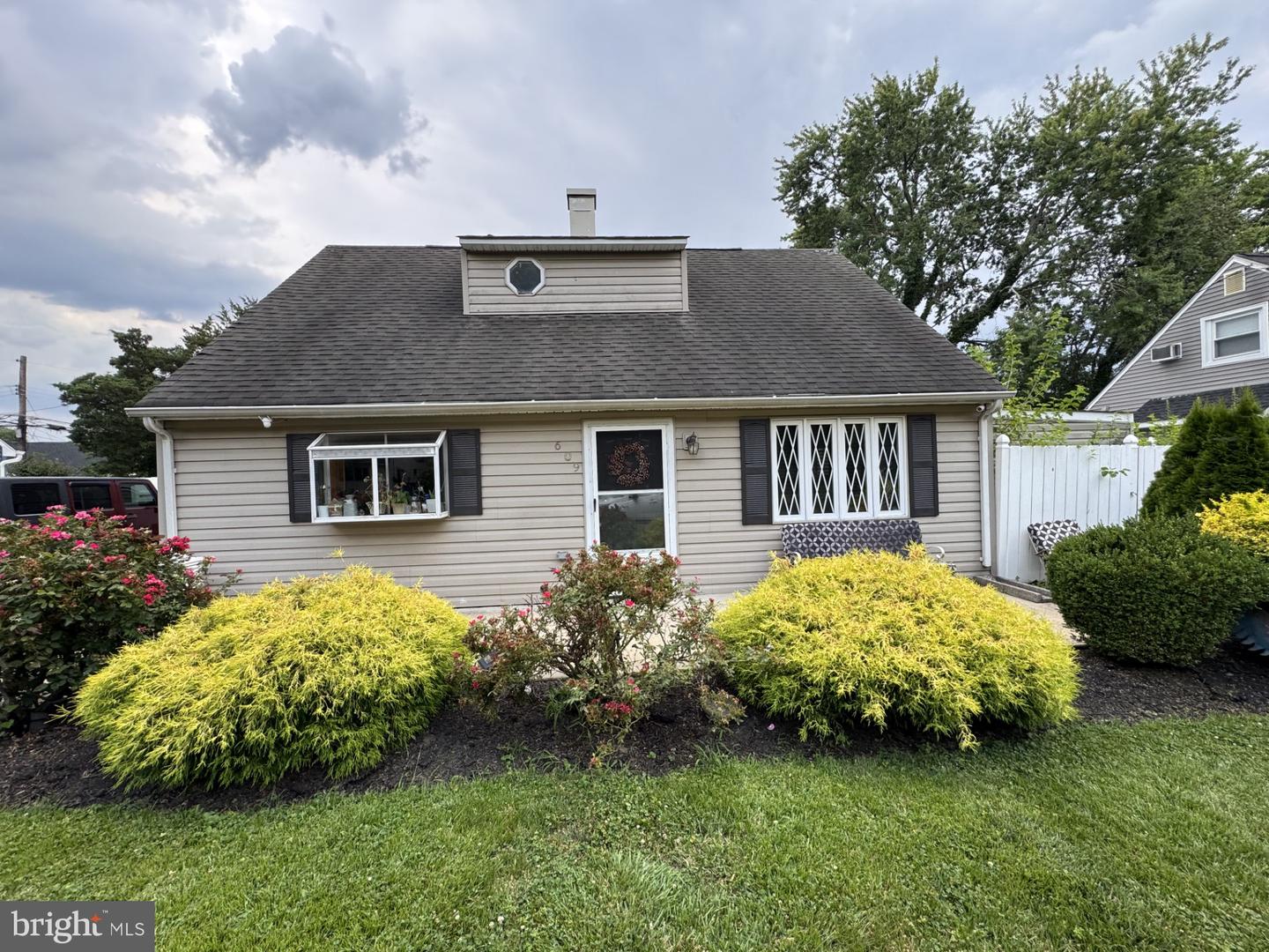 609 Fairhill Rd — photo