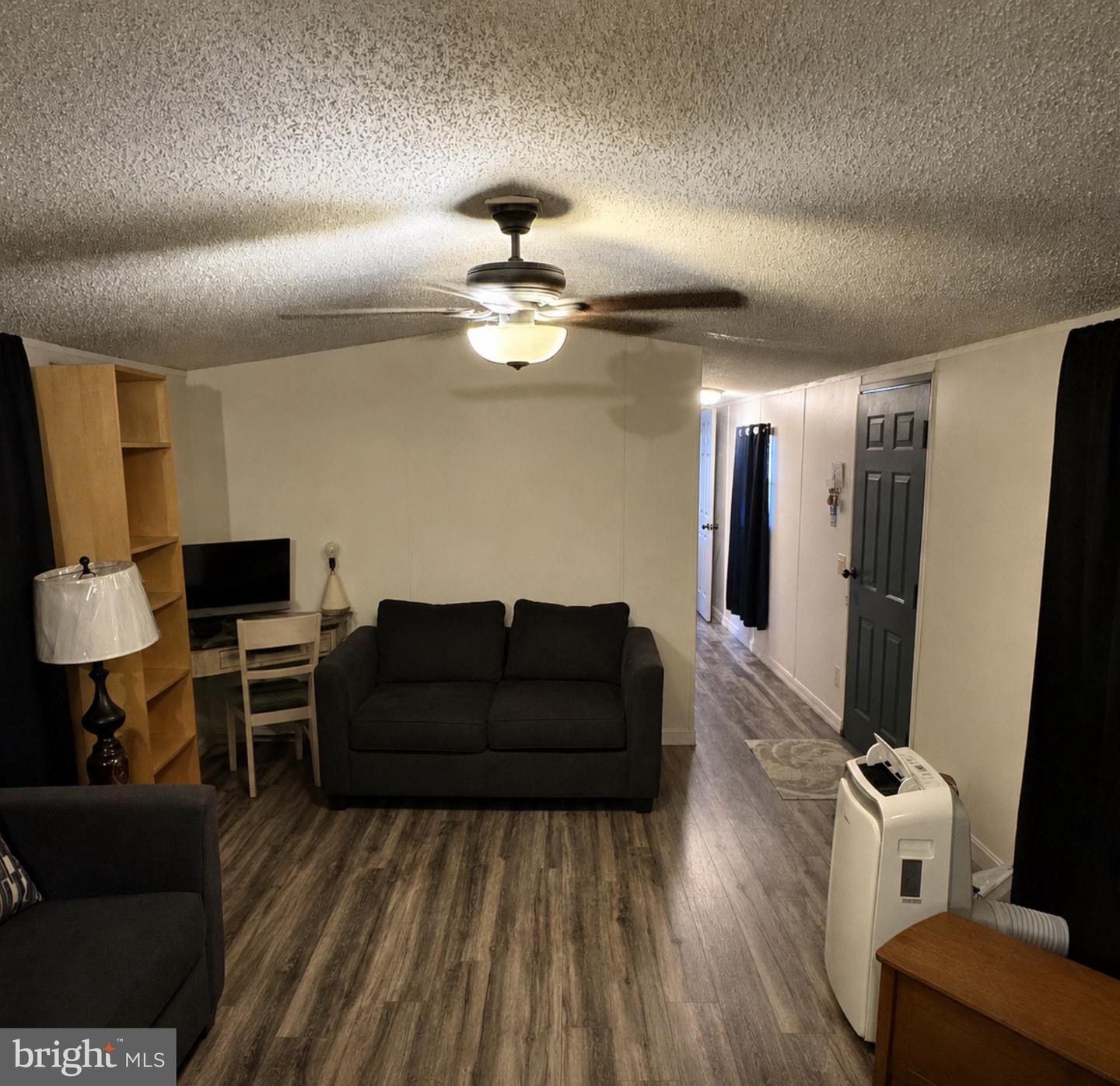 4115 Davis Dr — photo