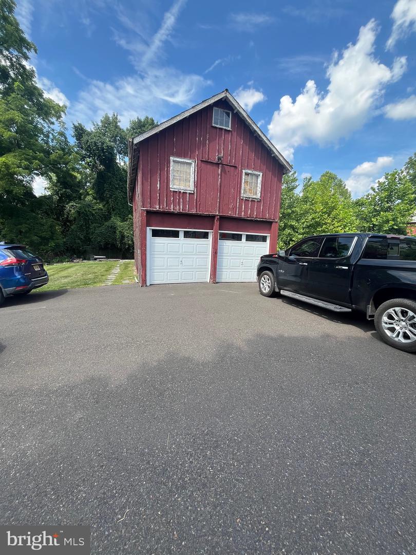 250 S State St #Garages — photo
