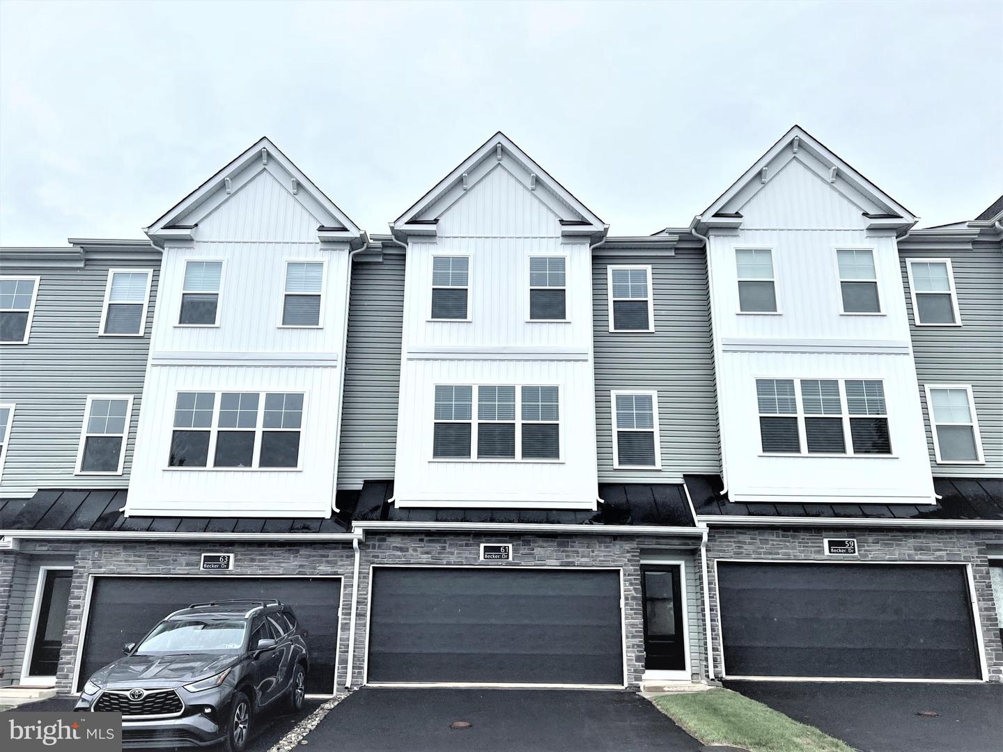 61 Becker Dr — photo