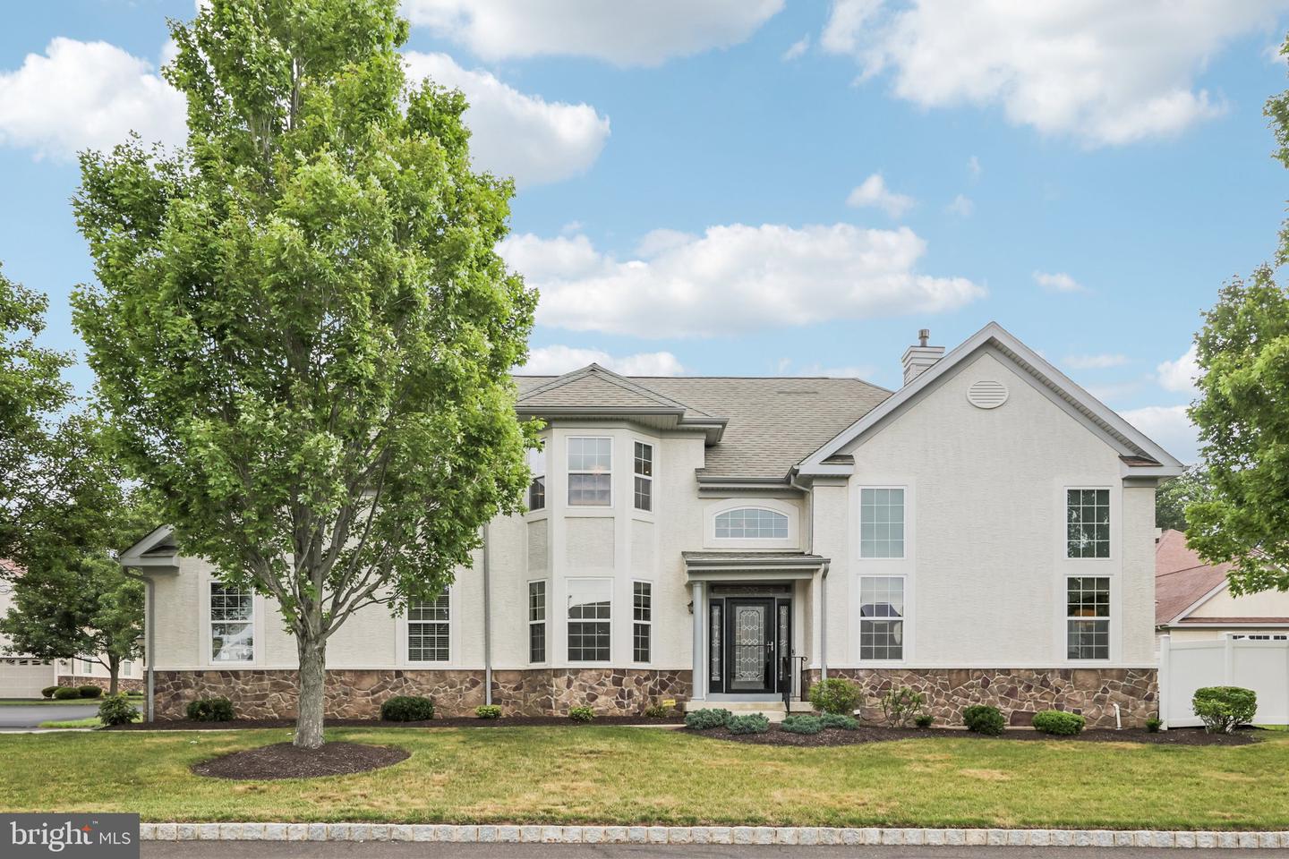 307 Ingleton Ct — photo