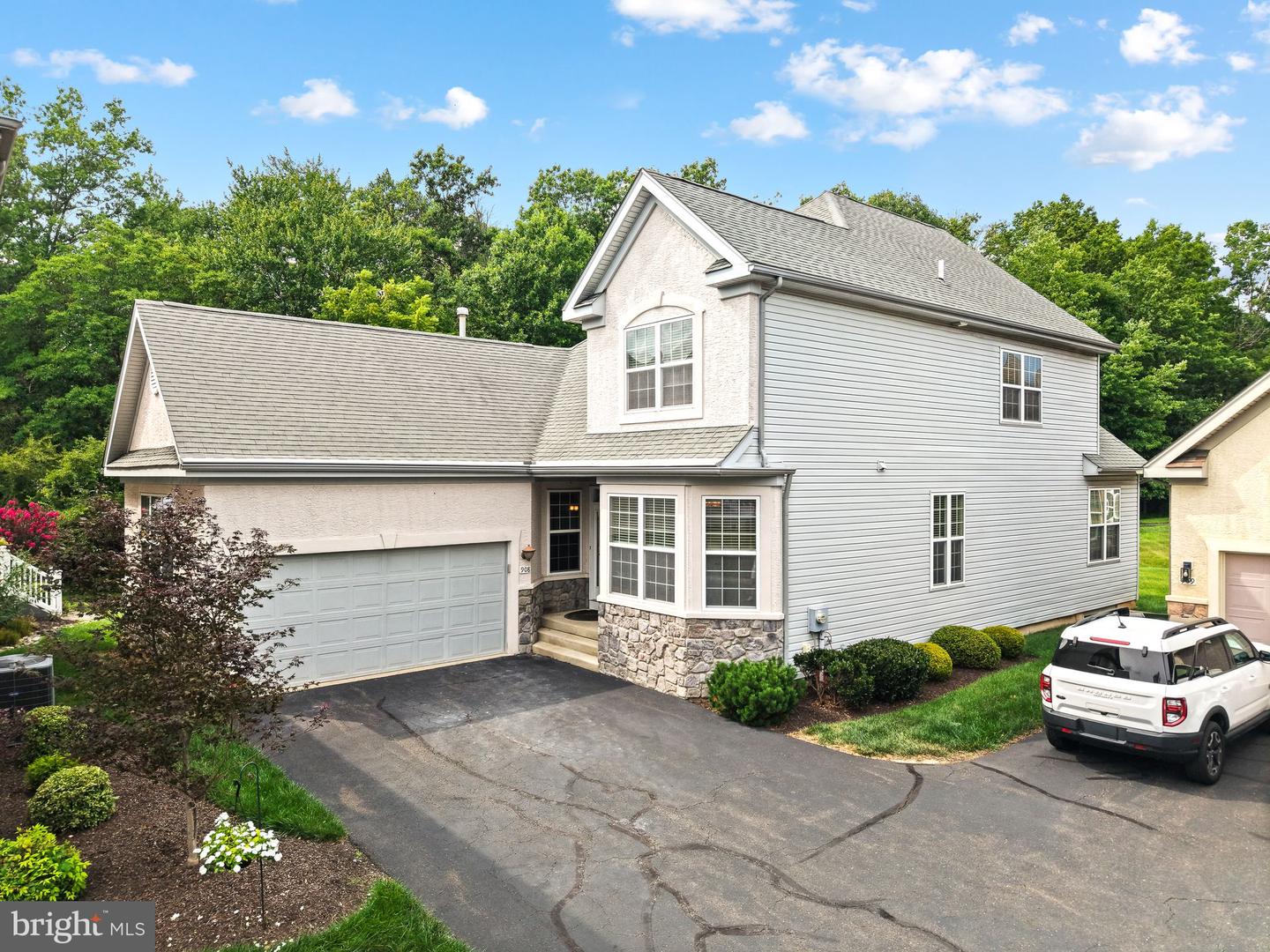 908 Farnham Ct #44 — photo