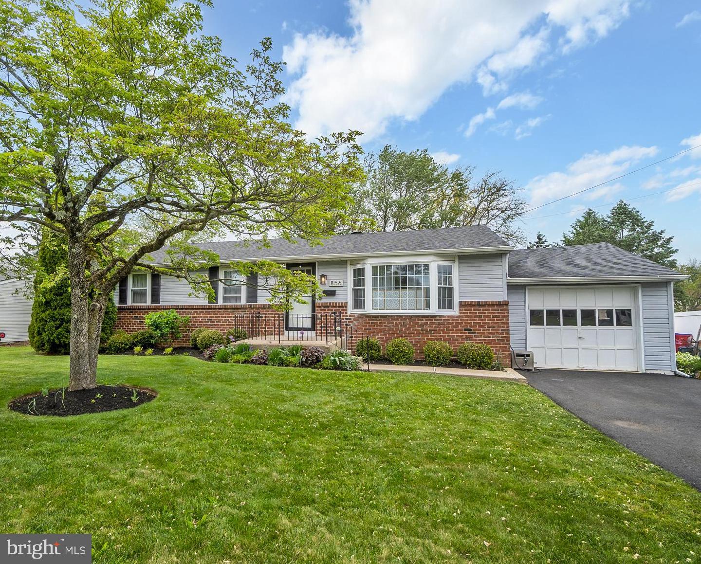 856 Roger Road, Warminster, PA 18974