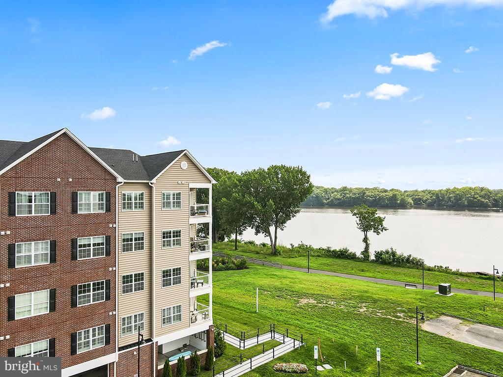 16421 River View Dr — photo