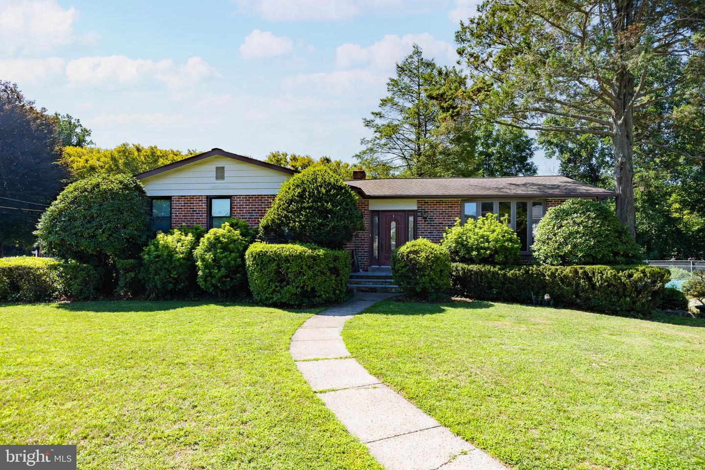975 Spring View Dr — photo