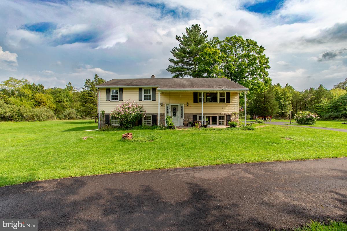 125 E Dark Hollow Rd — photo