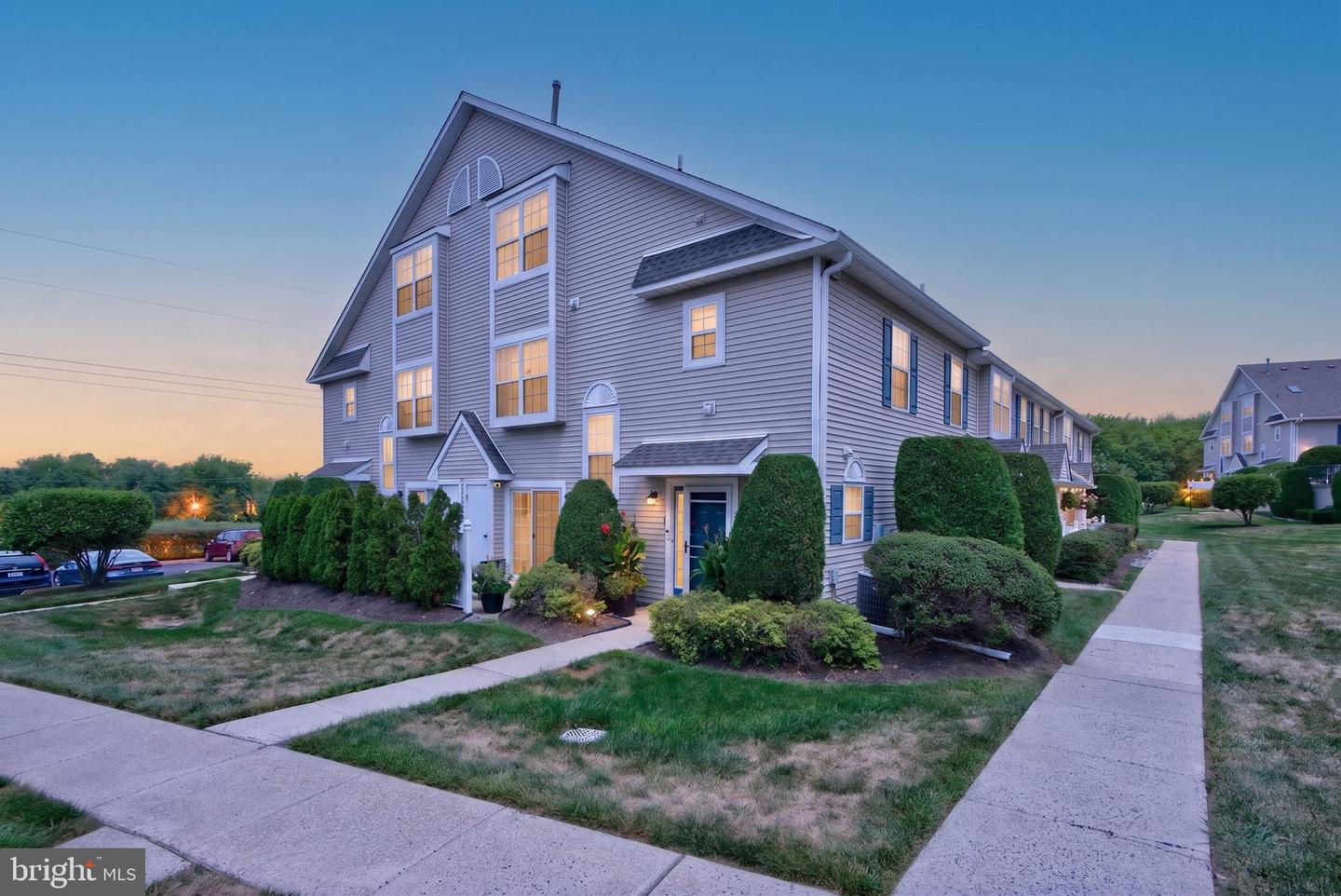 1512 Carol Ct — photo