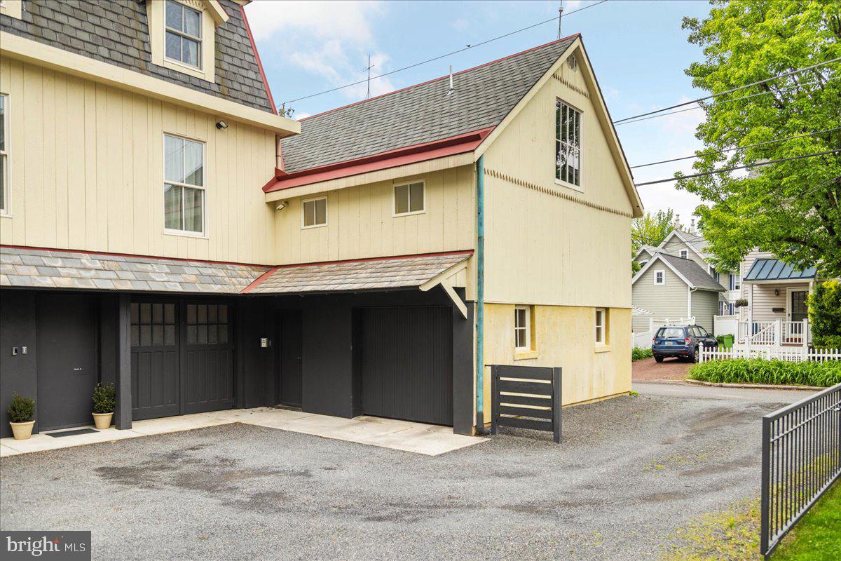 124-Unit B Mary St — photo