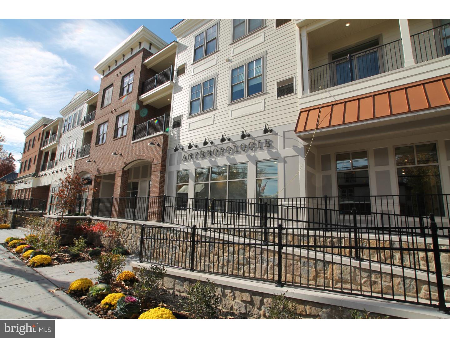 200 N Sycamore St #3H — photo
