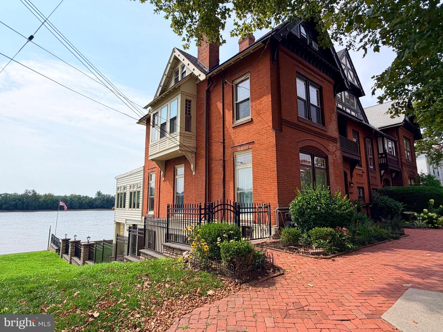 256 Radcliffe St #2nd Floor — photo