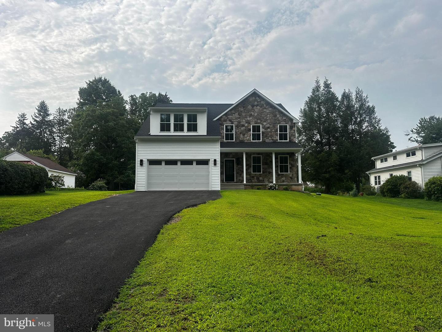 111 N Shady Retreat Rd — photo