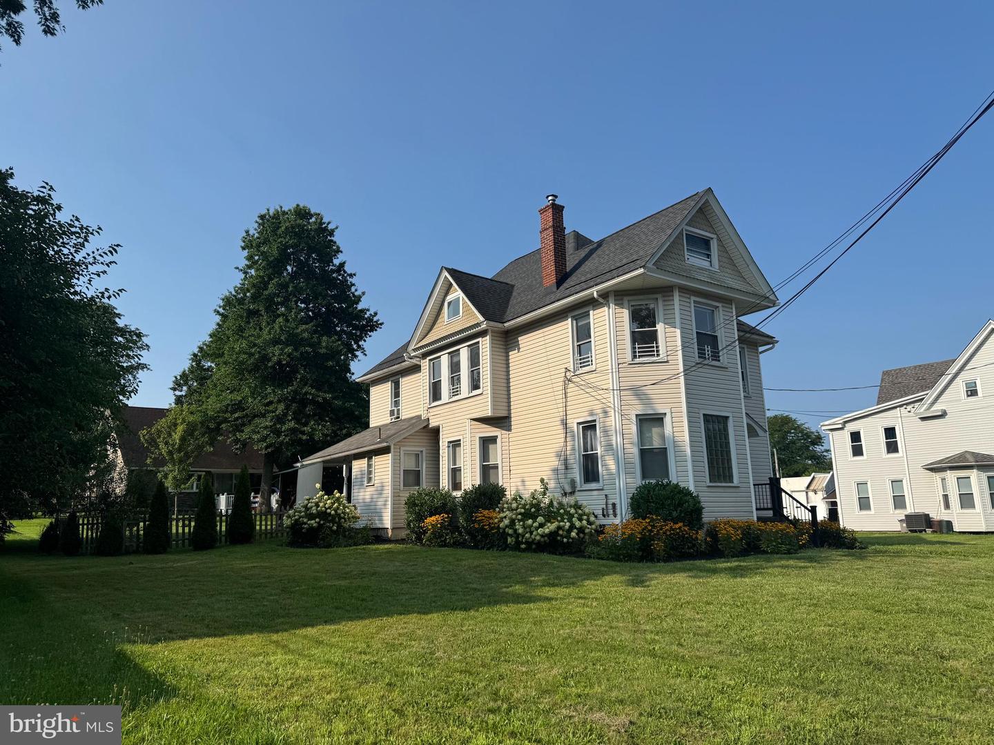 2211 Milford Square Pike — photo