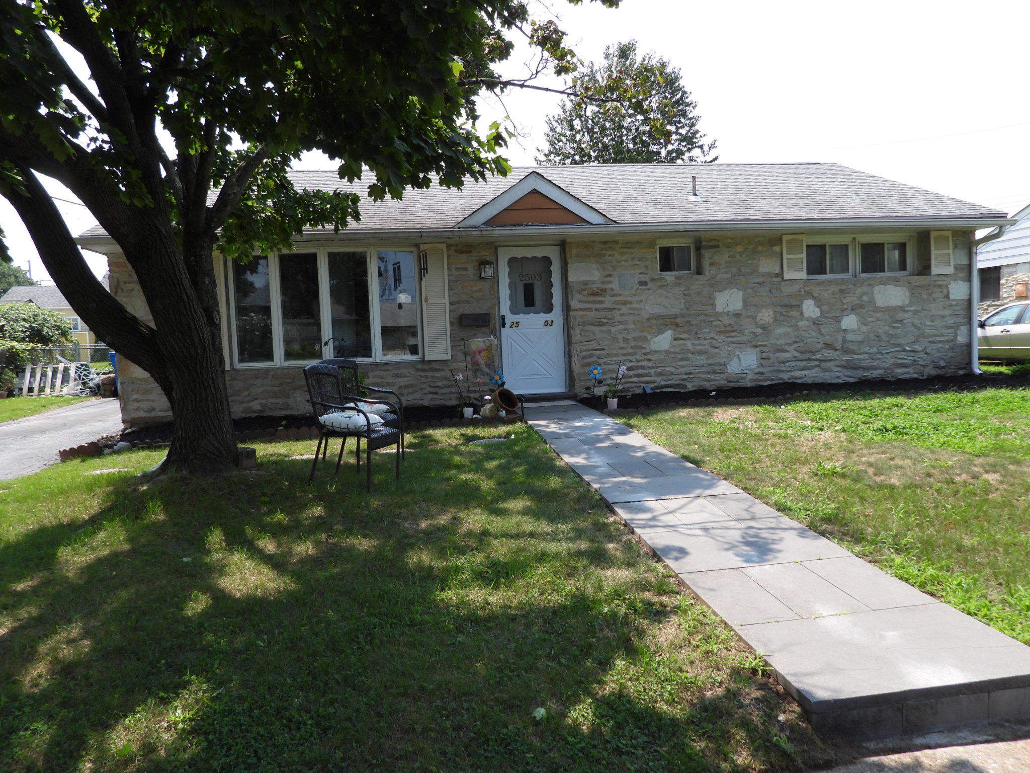 2503 Laurel Dr — photo