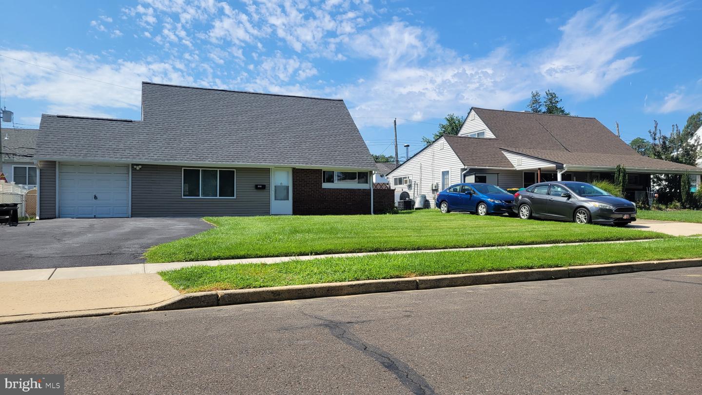 131 Vermont Ln — photo