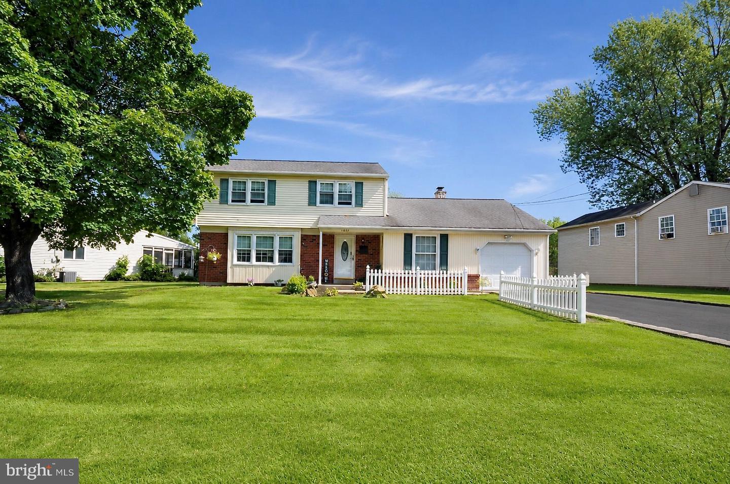 1091 Log College Dr — photo