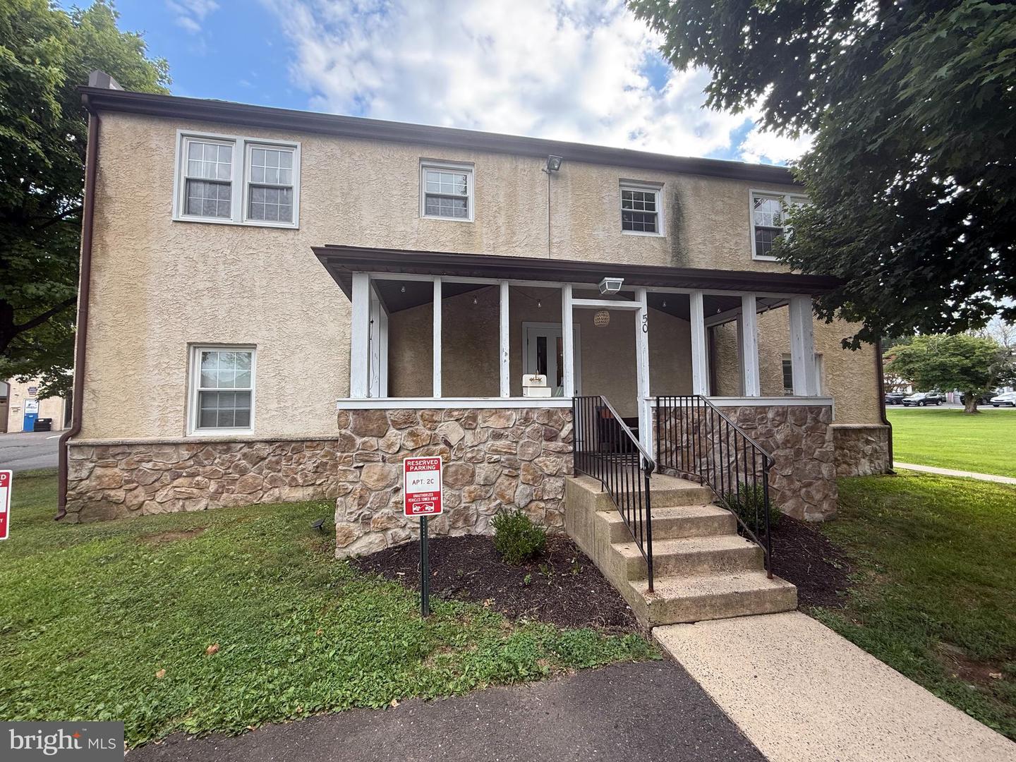 50 Walnut Ave #2B — photo