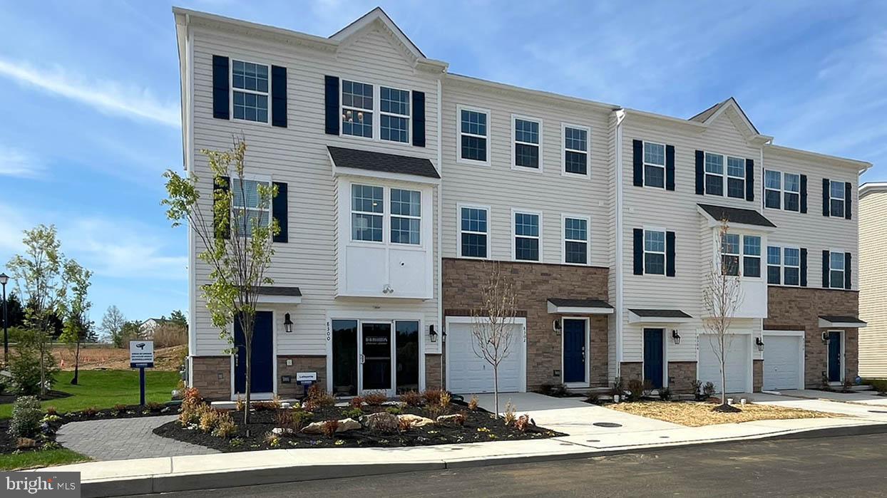 330 Lantern Court — photo