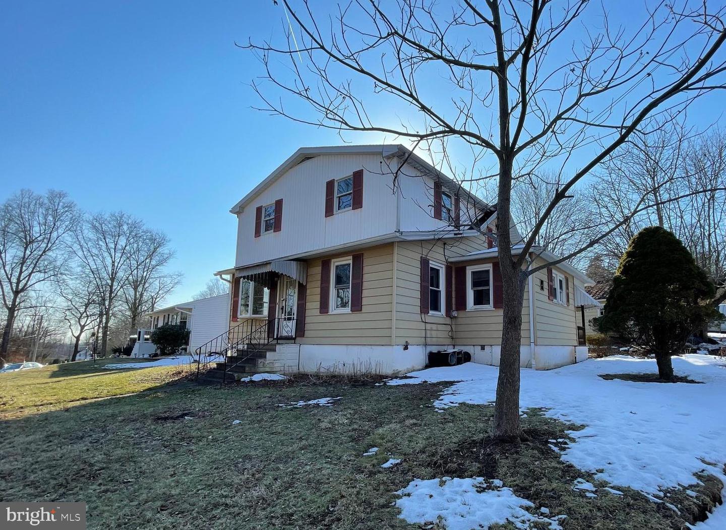 996 Allentown Rd — photo
