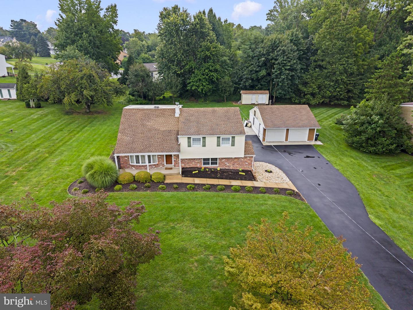 55 Brook Dr — photo